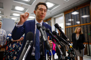 Βρετανία-ΗΠΑ: Ο επικεφαλής του TikTok καταθέτει σε Επιτροπή της αμερικανικής Βουλής - Στη Βρετανία, η εφαρμογή απαγορεύτηκε σε όλο το κοινοβουλευτικό δίκτυο	