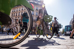 Μετακίνηση με ποδήλατο στο κέντρο της πόλης