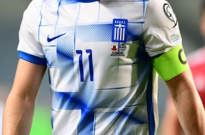 Ποιος βλέπει σβάστικες στη φανέλα της εθνικής;