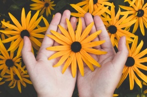 Εορτολόγιο: Σήμερα 28 Μαρτίου γιορτάζει…