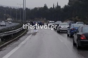 Θεσσαλονίκη: Καραμπόλα έξι αυτοκινήτων με υλικές ζημιές στην ε.ο. Θεσσαλονίκης-Μουδανιών	