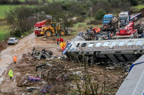 Στιγμιότυπο από το σημείο της τραγωδίας στα Τέμπη