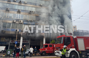 Πυρκαγιά σε κτίριο στον Πειραιά