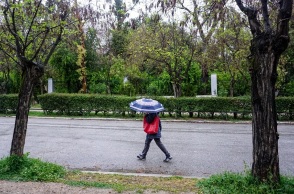 Καιρός σήμερα: Πτώση θερμοκρασίας και λασποβροχές - Πού θα χτυπήσει η «ilina»