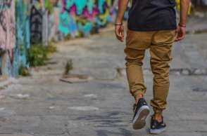 Eurostat: Σημαντικές υλικές και κοινωνικές στερήσεις το 6% των νέων στην ΕΕ