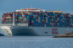 Στον Πειραιά το OOCL SPAIN