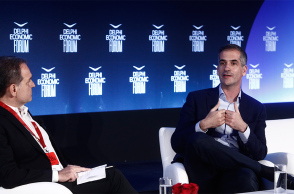 Ο δήμαρχος Αθηναίων Κώστας Μπακογιάννης και ο δημοσιογράφος της ATHENS VOICE Μάκης Προβατάς