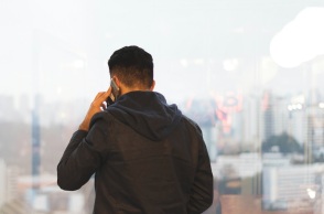 Τα τηλεφωνήματα στο κινητό συνδέονται με αυξημένο κίνδυνο για υψηλή αρτηριακή πίεση