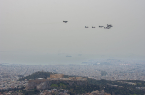 Διέλευση αεροσκαφών πάνω από την Ακρόπολη