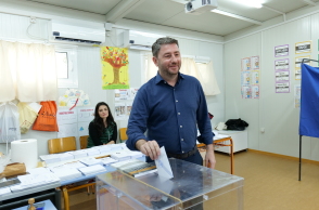 O Nίκος Ανδρουλάκης ψηφίζει στο Αρκαλοχώρι