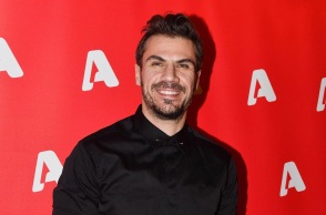 Ο Άκης Πετρετζίκης