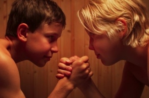 Αγόρια στο ντους, η προβολή της ταινίας στο σχολείο και οι αντιδράσεις