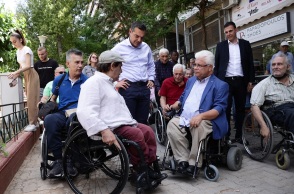 Εκλογές 2023 - Ο Αλέξης Τσίπρας στη συνάντηση με τον Πανελλήνιο Σύλλογο Παραπληγικών