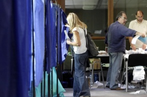 Δημοσκόπηση Pulse: «Ναι» σε μη κρατικά ΑΕΙ - Διχασμένοι οι πολίτες για γάμο ομοφύλων