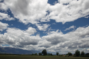 Ήλιος με σύννεφα