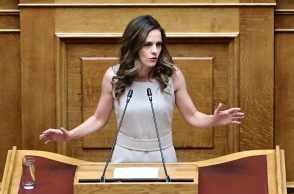 Έφη Αχτσιόγλου