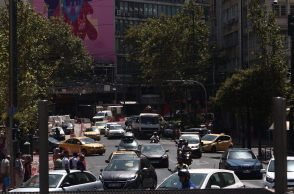 Εικόνες καύσωνα στην Ομόνοια