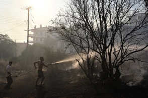 Φωτιά στον Κουβαρά: 10 ασθενείς στο νοσοκομείο με αναπνευστικά