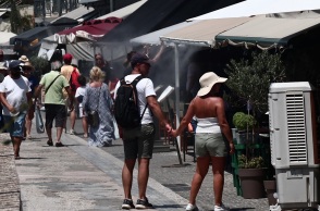 Καιρός αύριο: Ζέστη και μποφόρ την Τρίτη