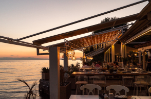 Μαϊάμι: Στο ιστορικό εστιατόριο της Θεσσαλονίκης για εκλεκτή ψαροφαγία και ηλιοβασιλέματα 