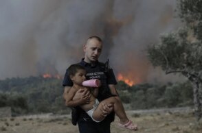 Πρώτα η ανθρώπινη ζωή (και η ζωή των ζώων), μετά οι περιουσίες, τρίτο το δάσος