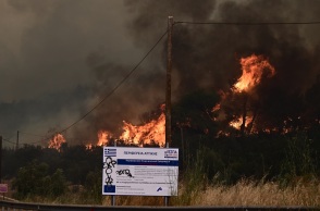 Αναζωπύρωση σε Μάνδρα - Μέγαρα: Εντολή εκκένωσης και στην Οινόη