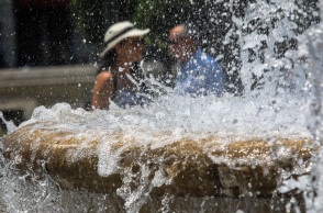 Καύσωνας: Νέα εγκύκλιος του Υπουργείου Εσωτερικών στο Δημόσιο