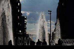 Στον «κλοιό» του καύσωνα η χώρα: Μέχρι 44 βαθμούς η θερμοκρασία το Σάββατο