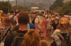 Φωτιά τώρα στη Ρόδο: Έφτασε σε ξενοδοχεία 