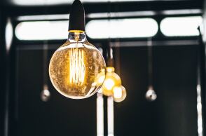 Λάμπες, ηλεκτρισμός, ηλεκτρική ενέργεια