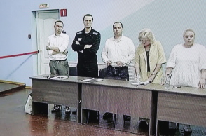 Ο Ναβάλνι στο δικαστήριο στη φυλακή