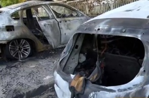 Καλαμαριά: Κάηκαν δύο ΙΧ - Εκτεταμένες ζημιές και σε τρίτο όχημα