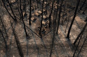 Εικόνα καταστροφής από τη φωτιά στην Αλεξανδρούπολη ©Konstantinos Tsakalidis / SOOC