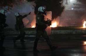 Επεισόδια στην Πολυτεχνειούπολη - Τραυματίστηκαν δύο αστυνομικοί