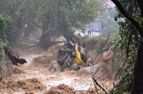 Κακοκαιρία Daniel: Πέντε αγνοούμενοι σε Βόλο και Πήλιο