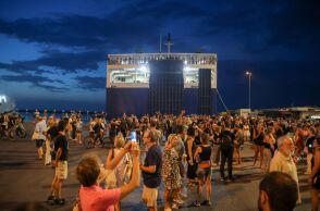 Στιγμιότυπο από τη συγκέντρωση διαμαρτυρίας για τη δολοφονία του 36χρονου έξω από το Blue Horizon ©ΡΑΠΑΝΗΣ ΣΤΕΦΑΝΟΣ / EUROKINISSI