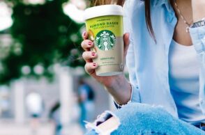 Starbucks: Ψάχνει μπαρίστας γιατί...το πείραμα της αυτοματοποίησης απέτυχε