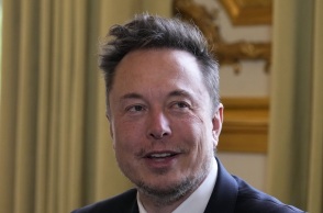 Έλον Μασκ: Διαψεύδει την κατάργηση του Χ στην Ευρώπη