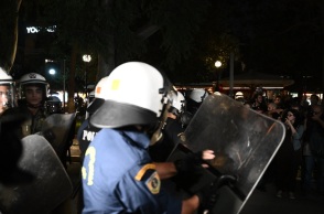 Επεισόδια στο κέντρο μετά τη συγκέντρωση στο Νέο Ηράκλειο