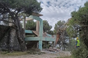 Κατεδάφιση αυθαιρέτου στην Πάρνηθα