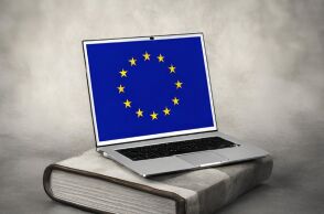 Laptop με τα αστέρια της Ε.Ε.