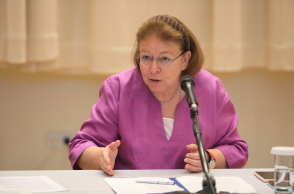 Η Λίνα Μενδώνη