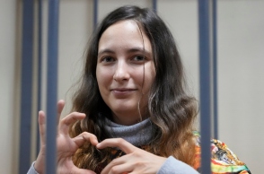 Ρωσία:  Δικαστήριο καταδίκασε σε 7 χρόνια φυλακή 33χρονη καλλιτέχνιδα για διαμαρτυρία κατά του πολέμου στην Ουκρανία	