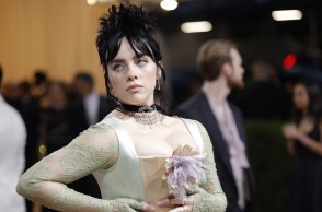 Billie Eilish: «Αισθάνομαι ευγνώμων που είμαι γυναίκα αυτή τη στιγμή»