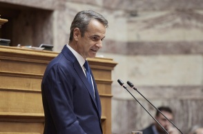 Μητσοτάκης προς ΣΥΡΙΖΑ: «Κινδυνεύετε να γίνεται κόμμα Black Friday με -50% παρουσία»