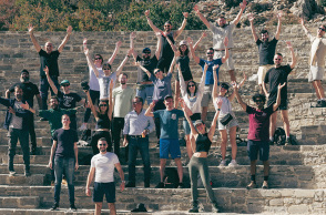 30 άνθρωποι από 20 χώρες ζουν νομαδικά στον Ζάρο της Κρήτης