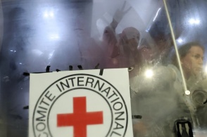 Λεωφορείο με άτομα που απελευθερώθηκαν από τη Χαμάς