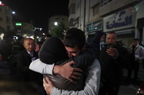 Στον Ερυθρό Σταυρό οι όμηροι που απελευθέρωσε σήμερα η Χαμάς