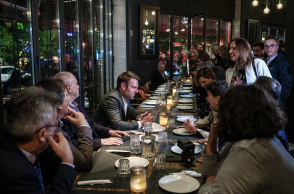 Δείπνο Κασσελάκη με την ΚΟ του ΣΥΡΙΖΑ στο Παγκράτι