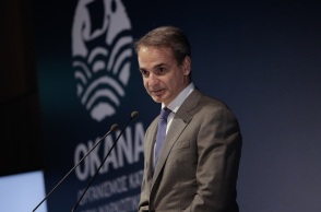  O Κυριάκος Μητσοτάκης στην αποφοίτηση μελών του ΟΚΑΝΑ © ΑΠΕ-ΜΠΕ/ΔΗΜΗΤΡΗΣ ΠΑΠΑΜΗΤΣΟΣ